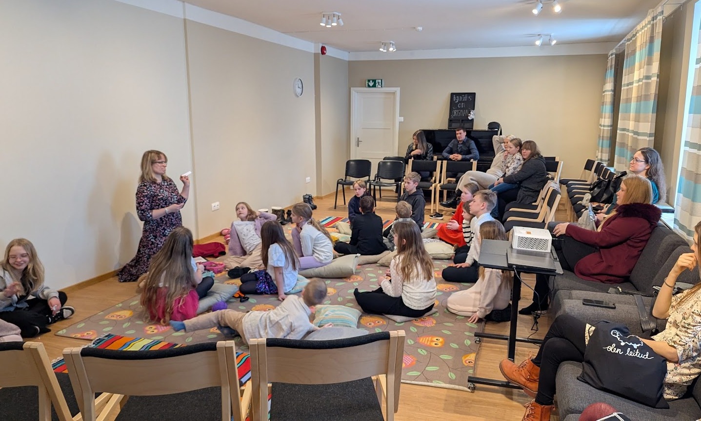 Tartus saadi kokku, et pidada lastejumalateenistust ja arutada laste kaasamise üle koguduses